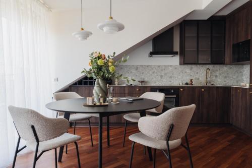 Riverside Nest - LoftAffair