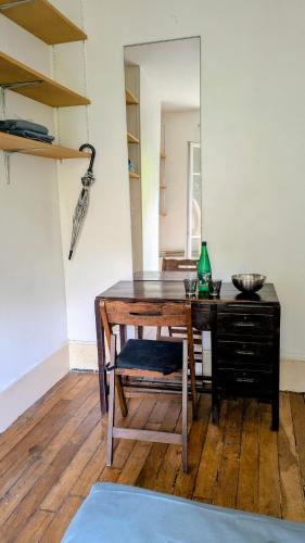 Classic Parisian 2 BR flat in Paris 10