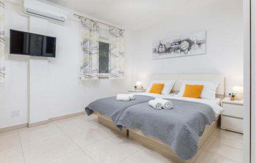 Cozy Apartment In Pula With Wifi