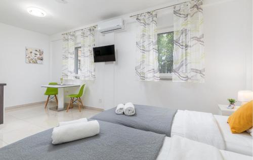 Lovely Apartment In Pula With Wifi