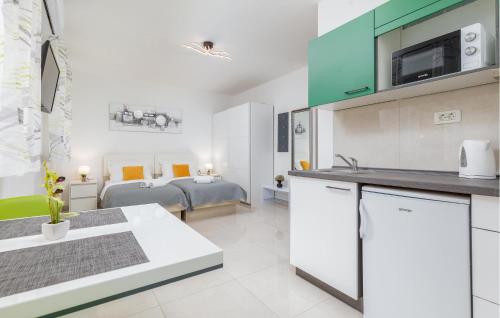 Lovely Apartment In Pula With Wifi