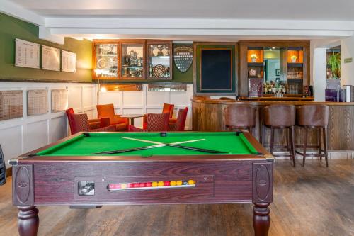 Biliár nebo kulečník v ubytování Sprowston Manor Hotel, Golf & Country Club