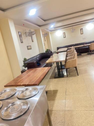 Kuchyň nebo kuchyňský kout v ubytování Hotel Vistara Gomti Nager