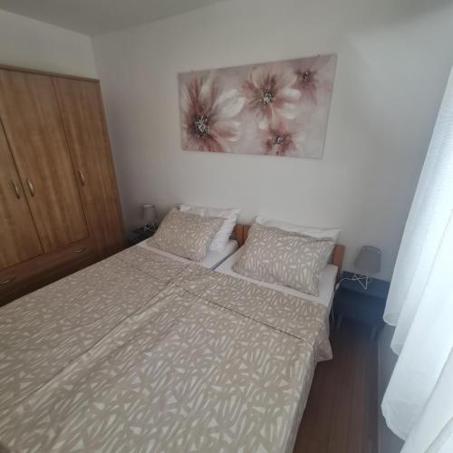 Apartment Elena with free parking and terrace