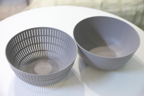 a white bowl sitting on top of a table at シティラデファンス - 2025年6月室内リニューアル in Sapporo