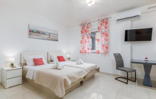 Gorgeous Apartment In Pula With Wifi