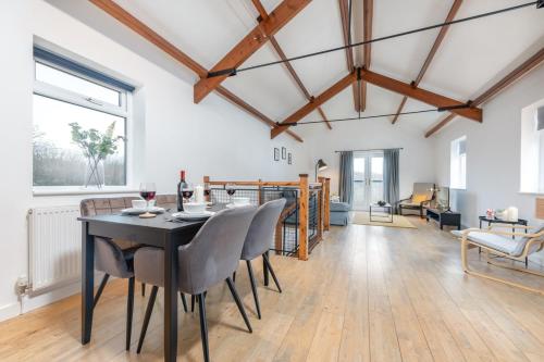 Ruang duduk di Chic 2 Bedroom House in the Heart of Cardiff