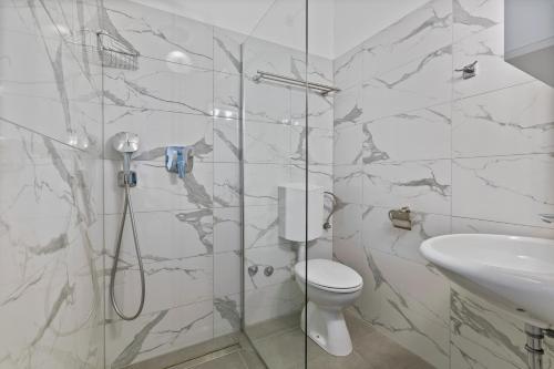 Ένα μπάνιο στο room 1
