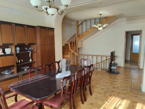 Spacious 150 m2 Home with Garden