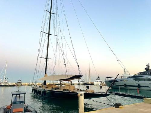 Marina Zeas Spacious Two Bedroom Apartment