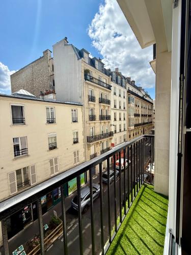 Apartment Like HOME with AC, Arc de Triomphe, Champs Élysées, Tour Eiffel