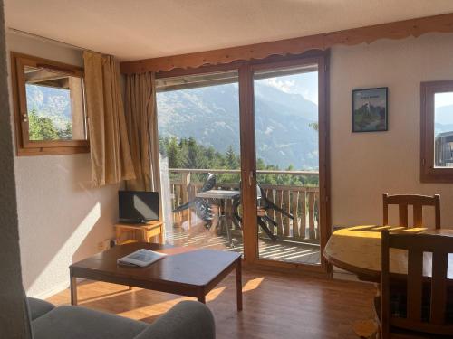 Nid douillet avec superbe vue à 100m des pistes