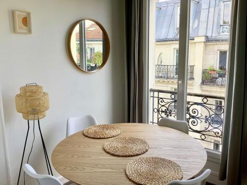 2 rooms, close to Montmartre, light and quiet