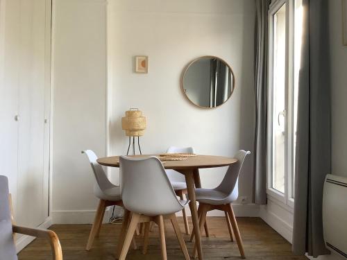 2 rooms, close to Montmartre, light and quiet