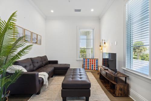 Ruang duduk di 139 Ocean Estates Dr