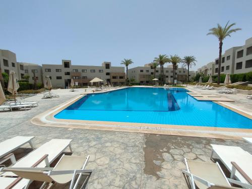 شالية غرفتين في ازها العين السخنة Azha