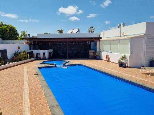 Extremely Private Villa, Heated Pool & Jacuzzi, Pool Wet Bar, Great Views.
