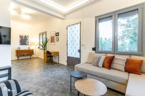 Φωτογραφία από το άλμπουμ του Elea House With a Garden Full Of Trees στη Νέα Μάκρη