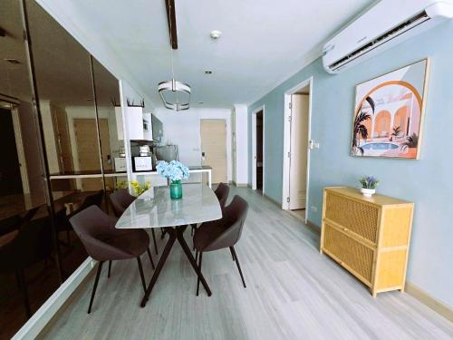 Χώρος καθιστικού στο My Resort Condo with Pool View near Hua Hin Beach