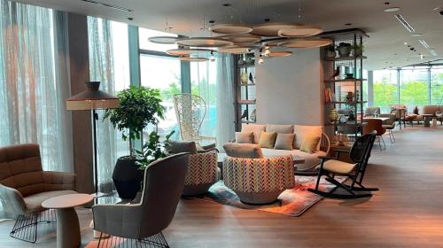 Un lugar para sentarse en Motel One Wien-Donau City