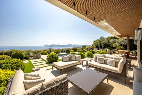 REF 2176 - Cannes -Villa panoramic sea view