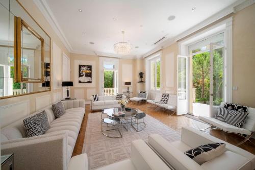 REF 1831 - Cannes Center - Villa for rent