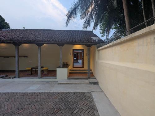 Fachada o entrada de Shruti by Luxunlock Private Villas
