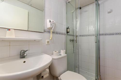 Koupelna v ubytování Hostal Gami Adults Only