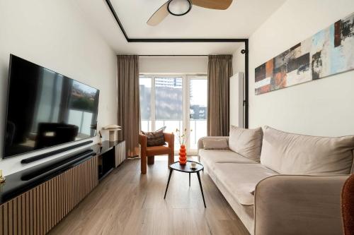 Prestiżowe Apartamenty z Widokiem na Rzekę i Parkingiem by Renters Prestige