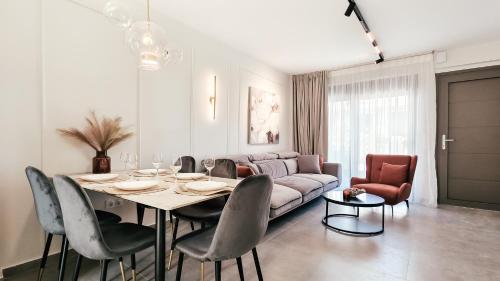 Windfall Luxury House