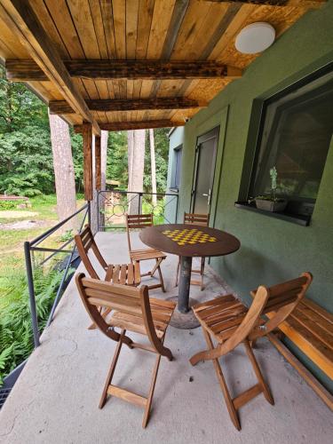 Balkón nebo terasa v ubytování Apartmány u Mravence