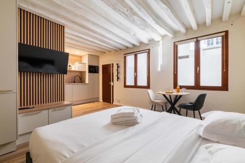 Studio refait a neuf ile saint louis Paris 4 - 2P