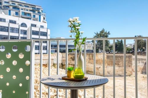 Fotografie z fotogalerie ubytování Luxury 1 Bedroom Central St Julians Sleeps 4 v destinaci San Pawl il Bahar