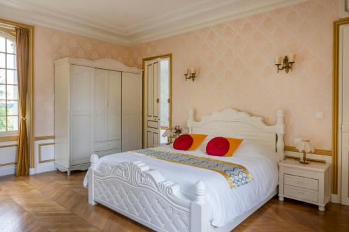 Gallery image of Château de Moliens in Moliens