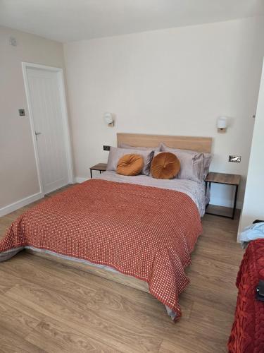 Ένα ή περισσότερα κρεβάτια σε δωμάτιο στο A cosy studio flat