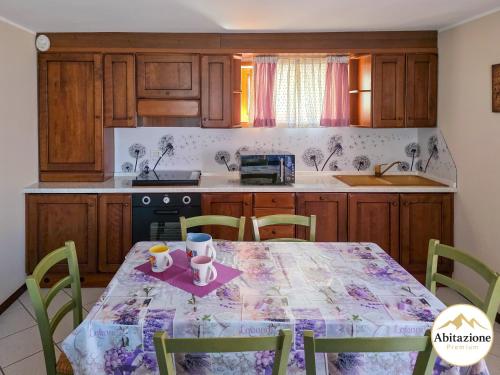 Dapur atau dapur kecil di Appartamento Aprica (SO)