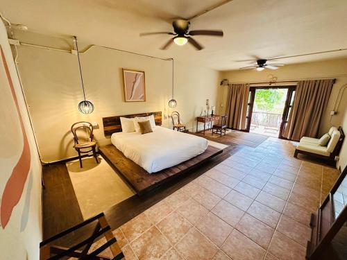 Katil atau katil-katil dalam bilik di Mia Tulum Beachfront Resort - Ocean View Suites and Beach Club