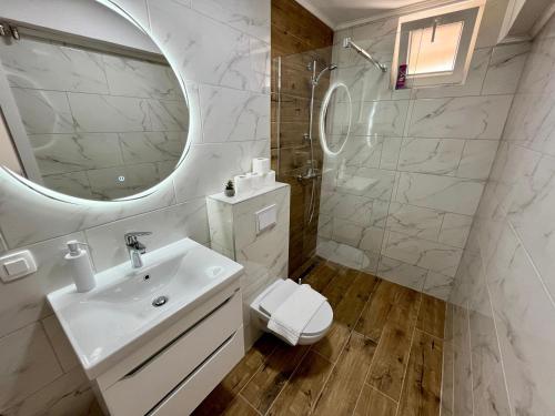 Ένα μπάνιο στο Crosshill apartments