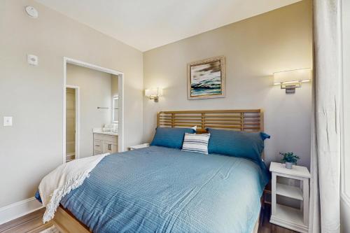 Ένα ή περισσότερα κρεβάτια σε δωμάτιο στο 812 North Unit 325