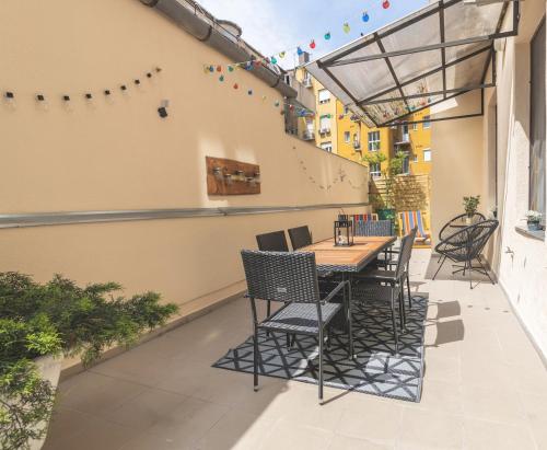 Urban Sun Terrace Oasis at Deak Ferenc Square