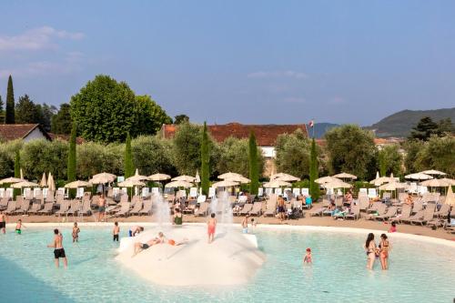 Piscina di hu Firenze Camping in Town o nelle vicinanze
