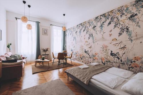 Downtown Luxe Central & Stylish