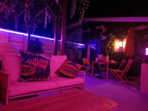 Ruang duduk di Oasis