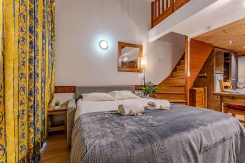 Cozy Duplex with Balcony, Parking & Mountain View - Résidence Le Silveralp