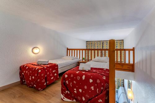 Cozy Duplex with Balcony, Parking & Mountain View - Résidence Le Silveralp