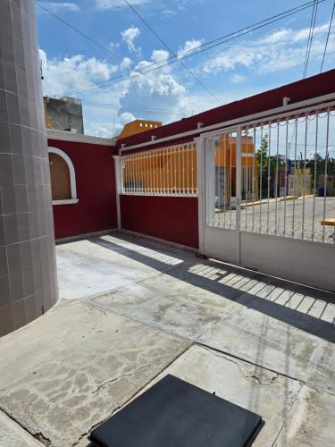 Το κτήριο όπου στεγάζεται  η παραθεριστική κατοικία