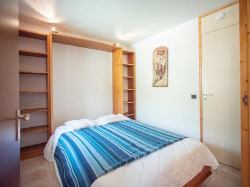 Giường trong phòng chung tại Studio divisible 4 pers, balcon plein sud, parking optionnel - FR-1-291-814