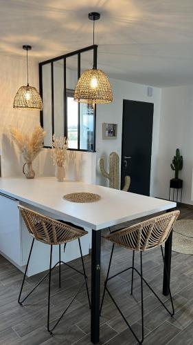 Svetainės erdvė apgyvendinimo įstaigoje Maison neuve