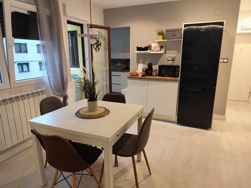 Dapur atau dapur kecil di Beach accommodation apartment