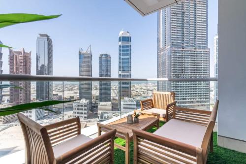 Scenic 2 Bedroom with Early Check in and Late Check Out Facility - Downtown Business Bay